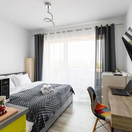 P&O Serviced Apartments - Dionizosa Warszawa Exteriör bild